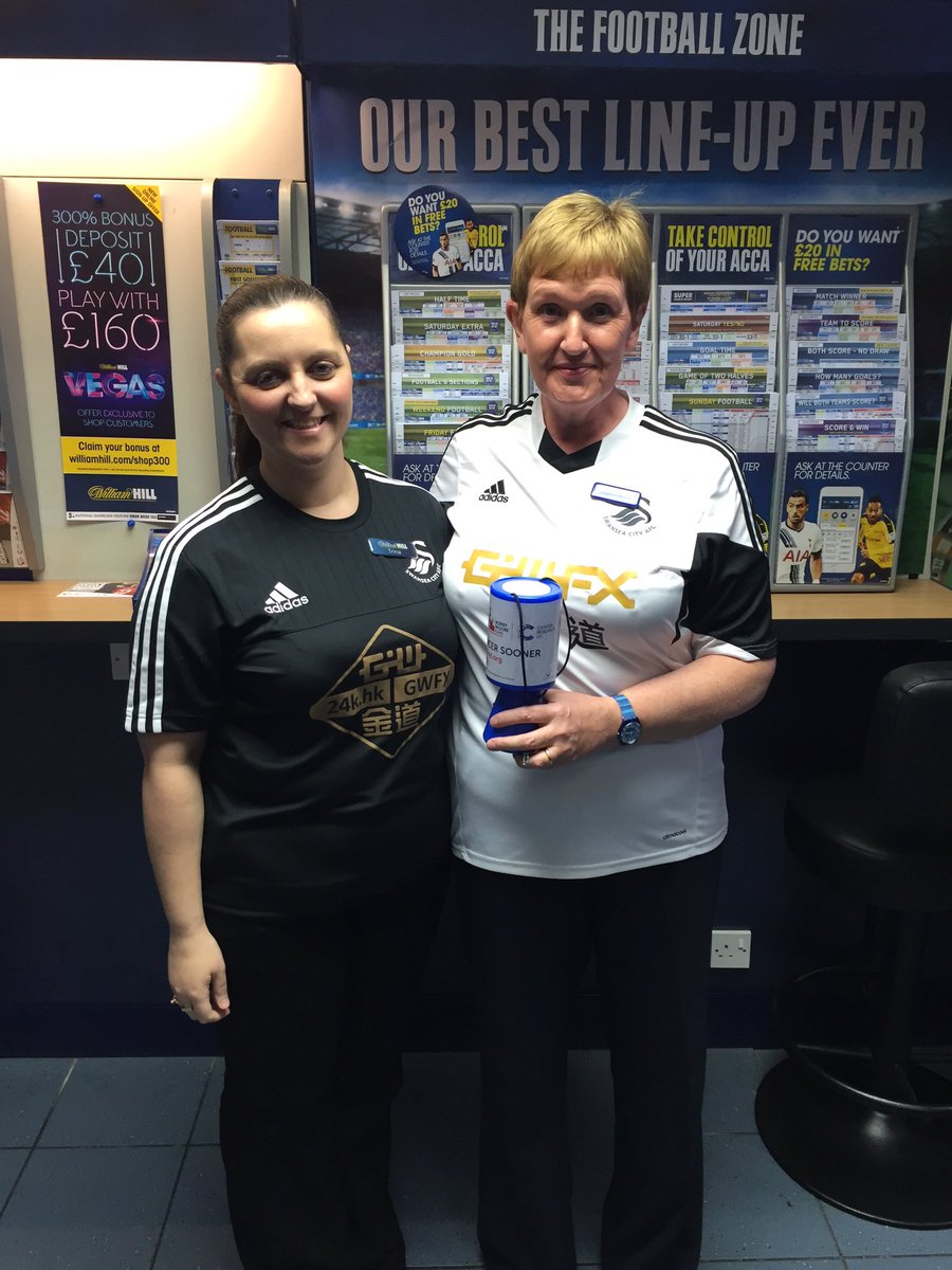 miss80tr's tweet photo. @WHCloseToHome #FootballShirtFriday #closetohome #abertawe LBO https://t.co/TQOftjc5Xt