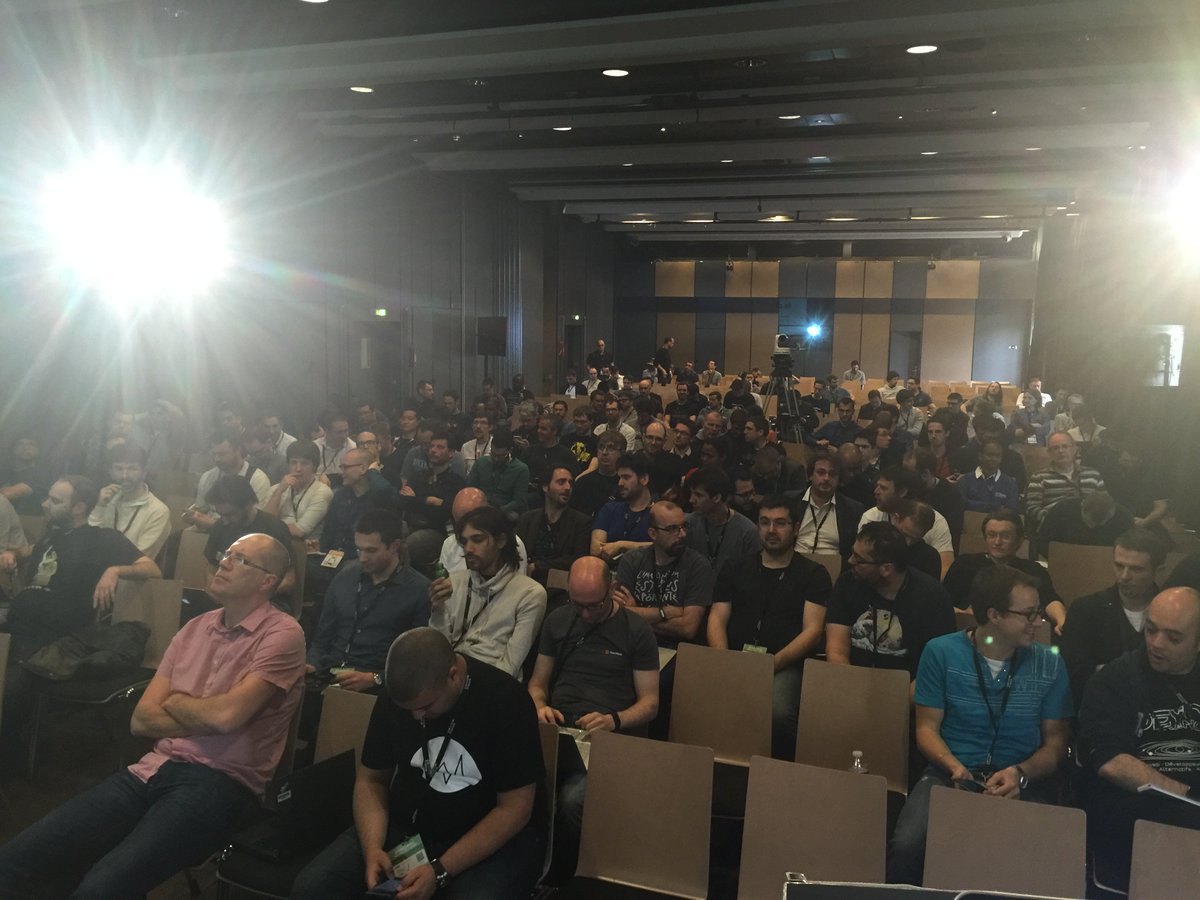 antoine_sd's tweet image. Super participation de la communauté #DevoxxFR pour notre talk #CDI2 (cc @JosePaumard)