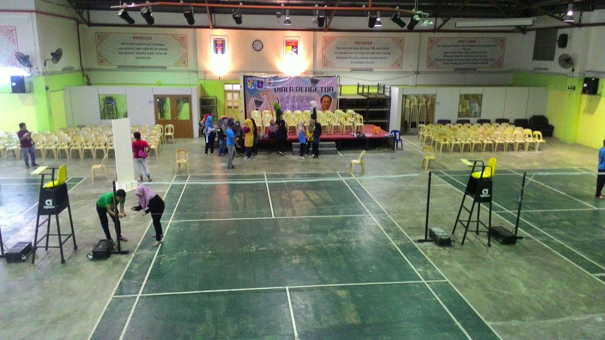 HASCUP_KKM's tweet photo. Persediaan Kejohanan Badminton Piala Pengetua 2016 pada esok hari ! #hasmahcup https://t.co/lExzj6FsKx
