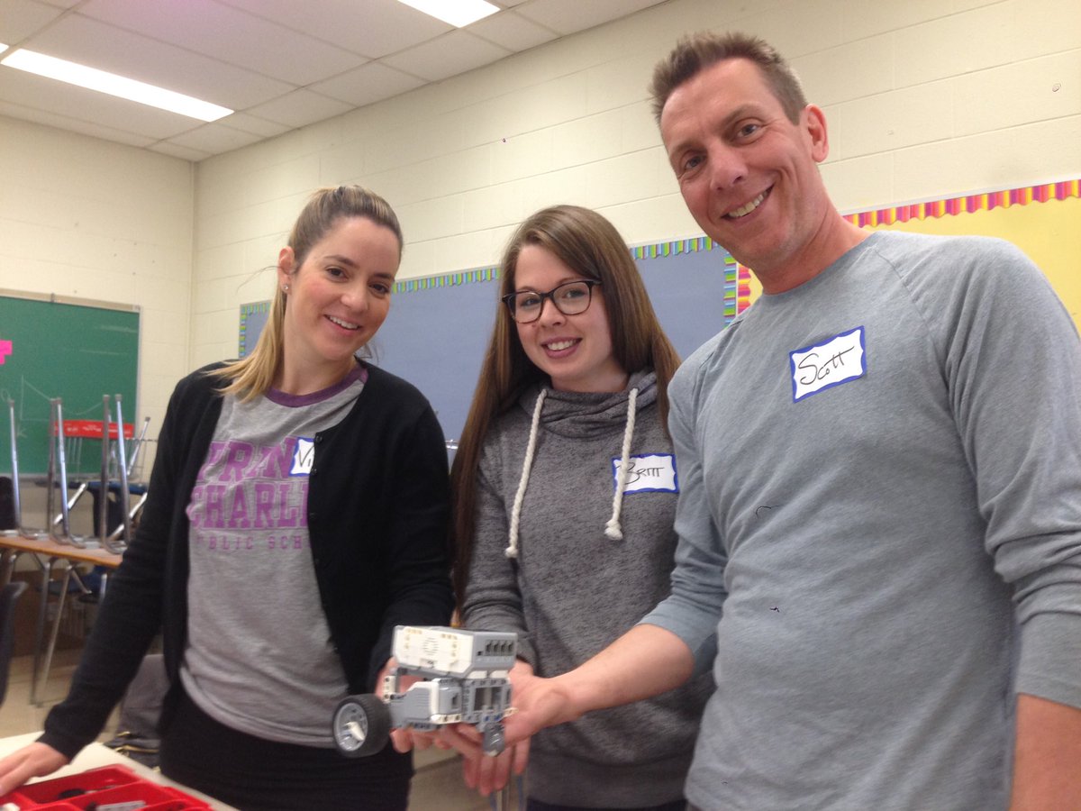 Robotic day 2. Driving into science. #DRIVEscience <a href="/turnmeluce/">Dr. Ann Marie Luce🇨🇦🌎</a> <a href="/princecharlesK8/">Prince Charles PS</a>