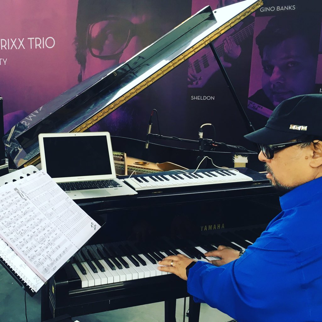 louizbanks's tweet photo. Soundcheck @PMCBangalore @YamahaPianos #xkey37 https://t.co/bH4NZlQNZU