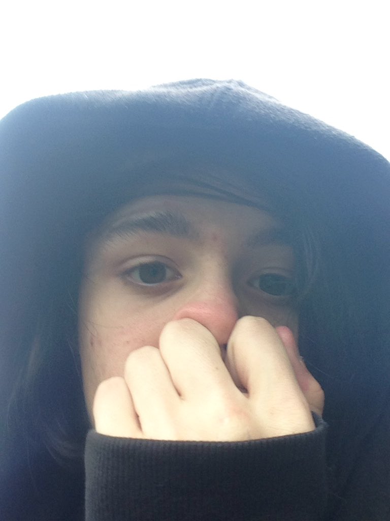 MindHighInSpace's tweet image. left school 😌😌😌😊😊😊