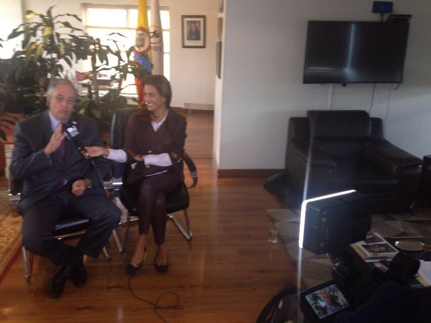 El director de <a href="/Coldeportes/">Coldeportes</a> habla con <a href="/DIRECTVSports/">Claudia Antunes Gomes</a> para presentar el crecimiento del deporte colombiano.