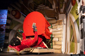 2CosmicTrigger3's tweet photo. Upside down @AldertonKate as Miss Portinari The Order of the Reversed Tarot on @chu3d set #CosmicTriggerReturn #RAW https://t.co/horv1Zk630