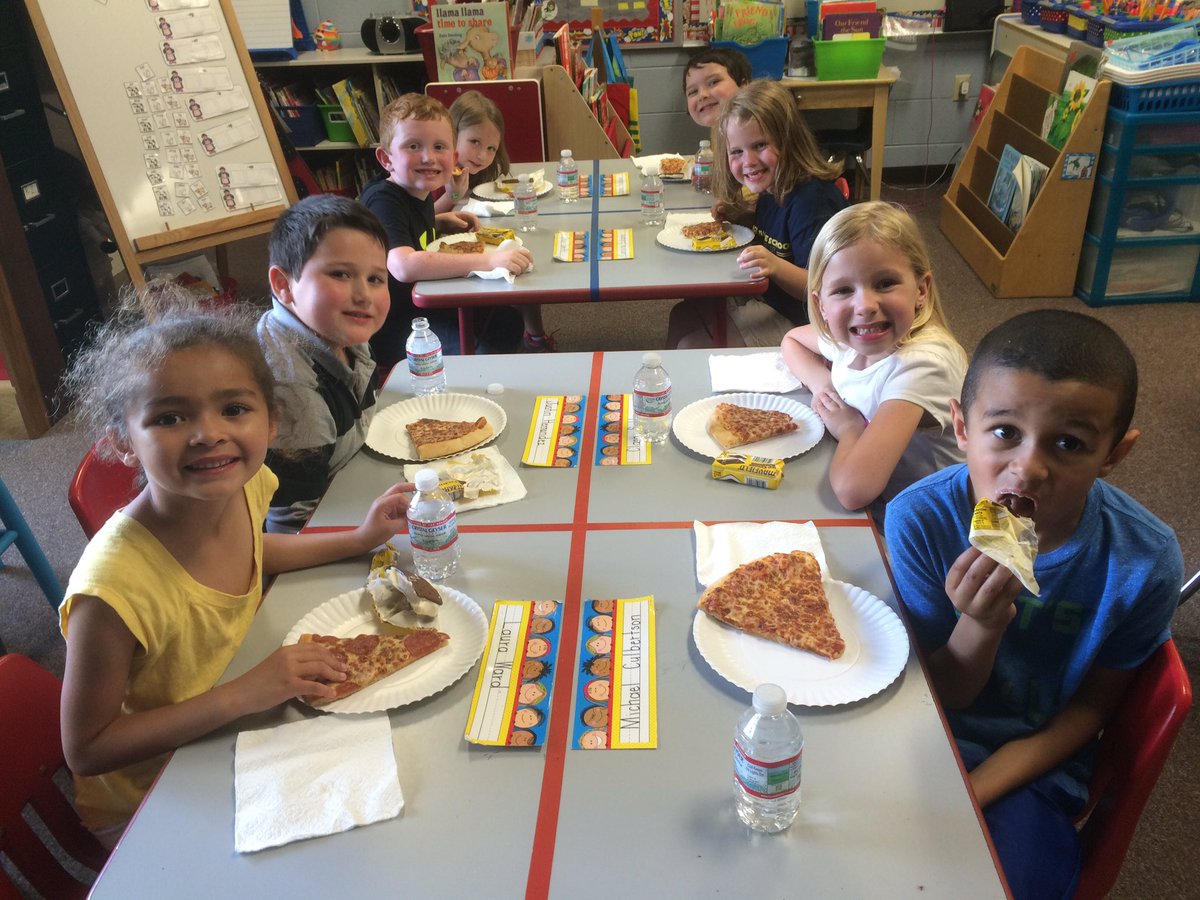 _MAS_proud's tweet image. PTO Party in Mrs. Field's Class! Top % in attendance at the Auction! #MASProud