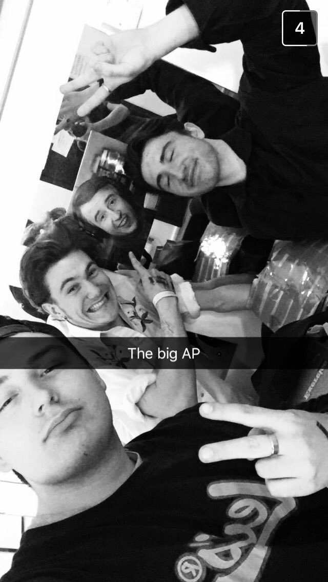 Pre gig prepping, <a href="/alanpartridge/">Alan Partridge</a> reppin. Doors are OPEN right now at Norwich Arts Centre, get in for just £9! ❤️❤️❤️