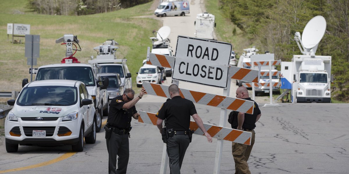 HuffPost's tweet photo. Authorities: At least 7 dead in mass shooting in Ohio https://t.co/HFeeCl3fZy https://t.co/o7bkjyLRdJ