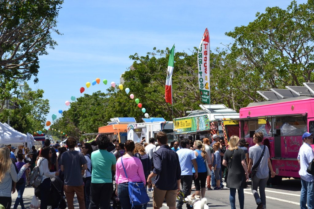 LocalBeerTour's tweet image. Brentwood Art Festival + Food Trucks &amp;amp; Beer #event #beer #craftbeer #brentwood #foodtruck localbeertour.com/event/brentwoo…