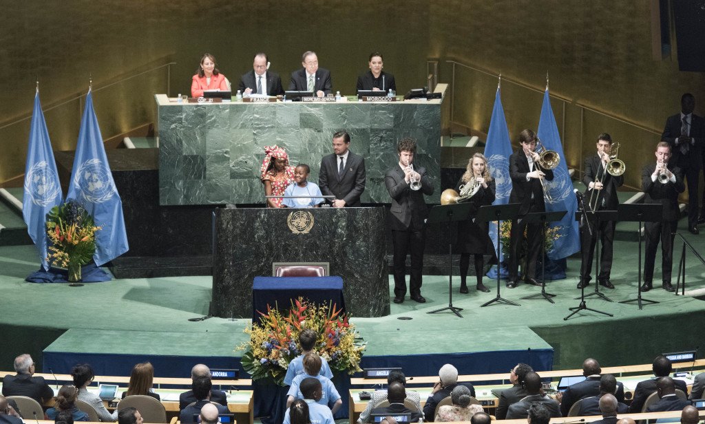 ToSaveEnergy's tweet image. A groundbreaking day! 170 countries signed the #ParisAgreement in New York this #EarthDay! buff.ly/1pqbzkn