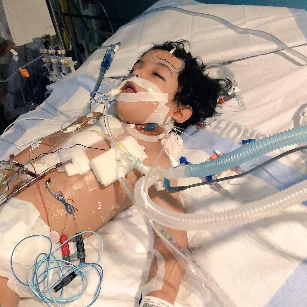 Raaydsh's tweet photo. ادعي ان الله يشفيه ترا رتويت يخلي غيرك يدعون وممكن يدفع عنك بلى 😿💔 .. https://t.co/3yRKcEQ11h