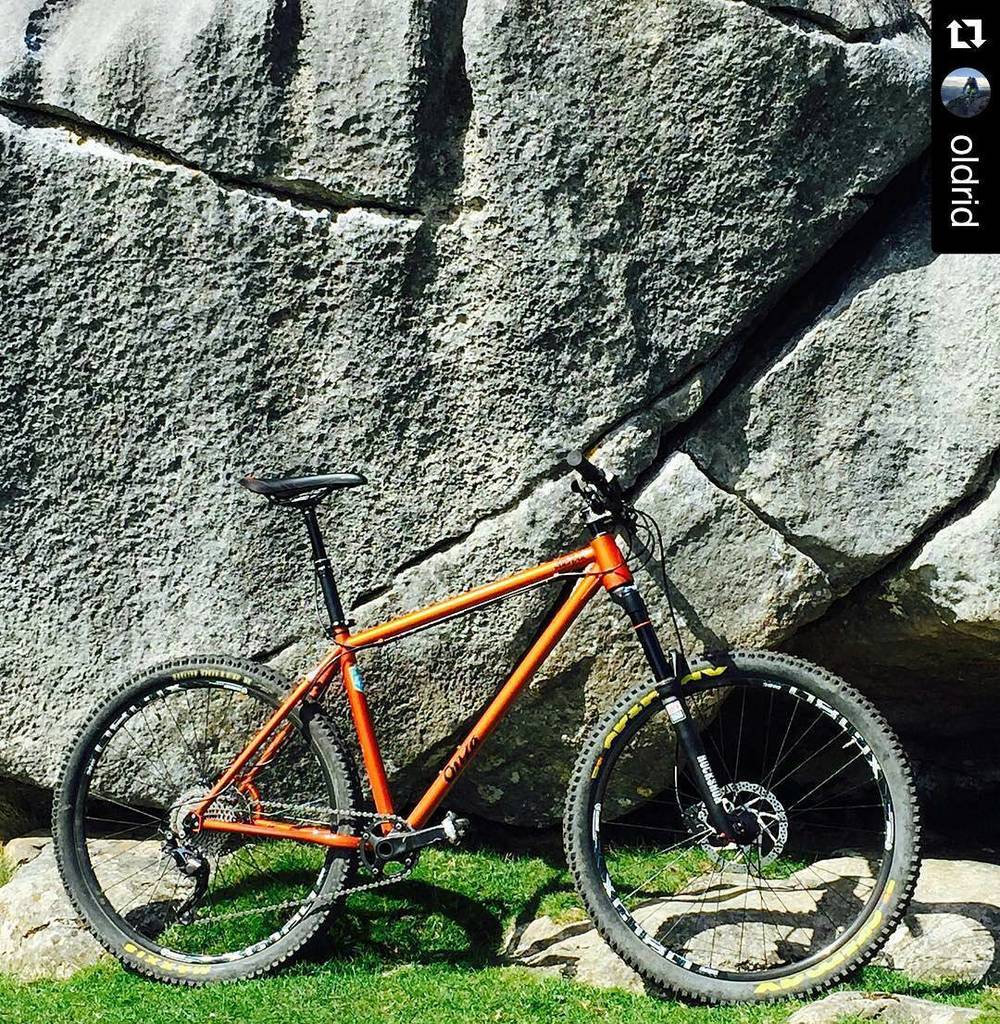 IMBIKEMAG's tweet photo. @oldrid got a new test bike from @onza_bikes
・・・
Steel is real #onza #jackpot #mtb #imbike… https://t.co/JTE9RcIKsa https://t.co/akgb9nr6OQ