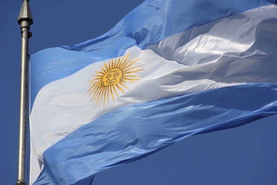 DiarioExtraEc's tweet photo. #AyudaEcuador Argentina manda un avión con ayuda humanitaria a Ecuador por el terremoto https://t.co/SBKN2lG4Lh https://t.co/4DmkmBDcFR