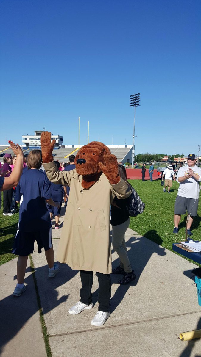 Explorers1103's tweet image. Explorers helping out at Special Olympics. #cisdtigers