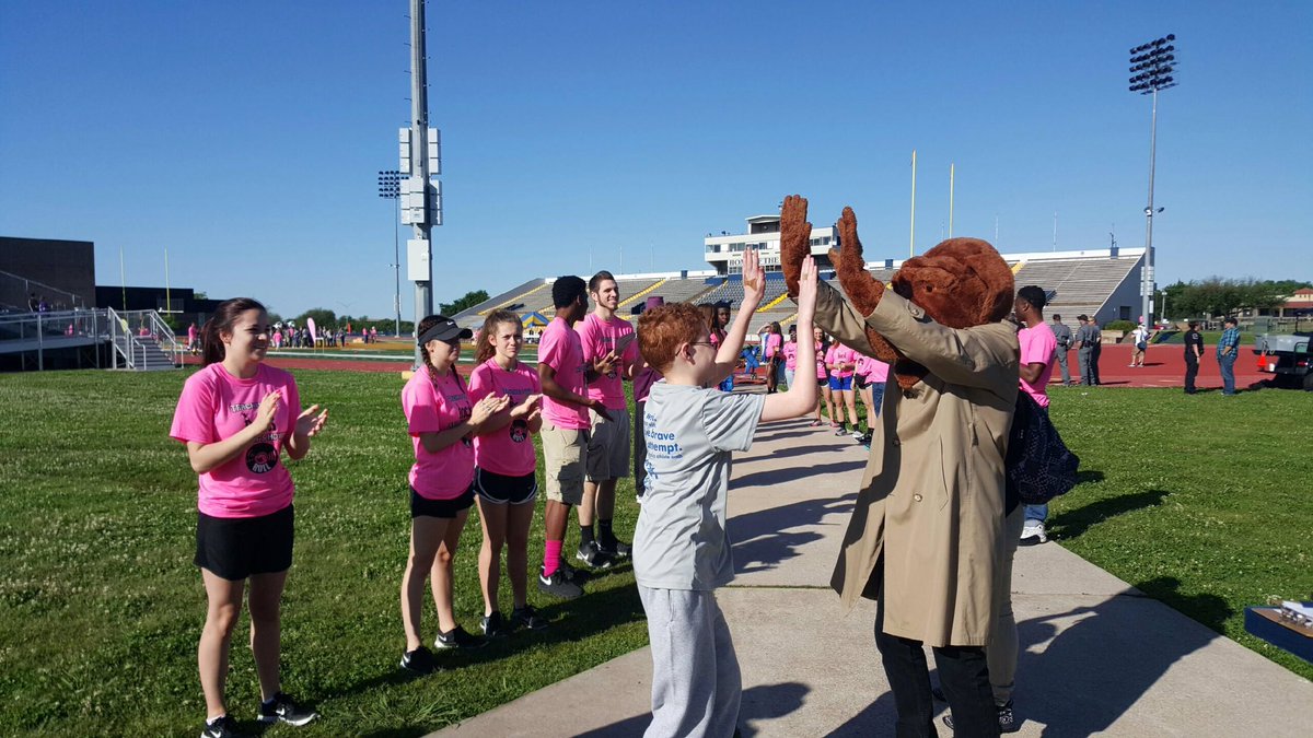 Explorers1103's tweet image. Explorers helping out at Special Olympics. #cisdtigers