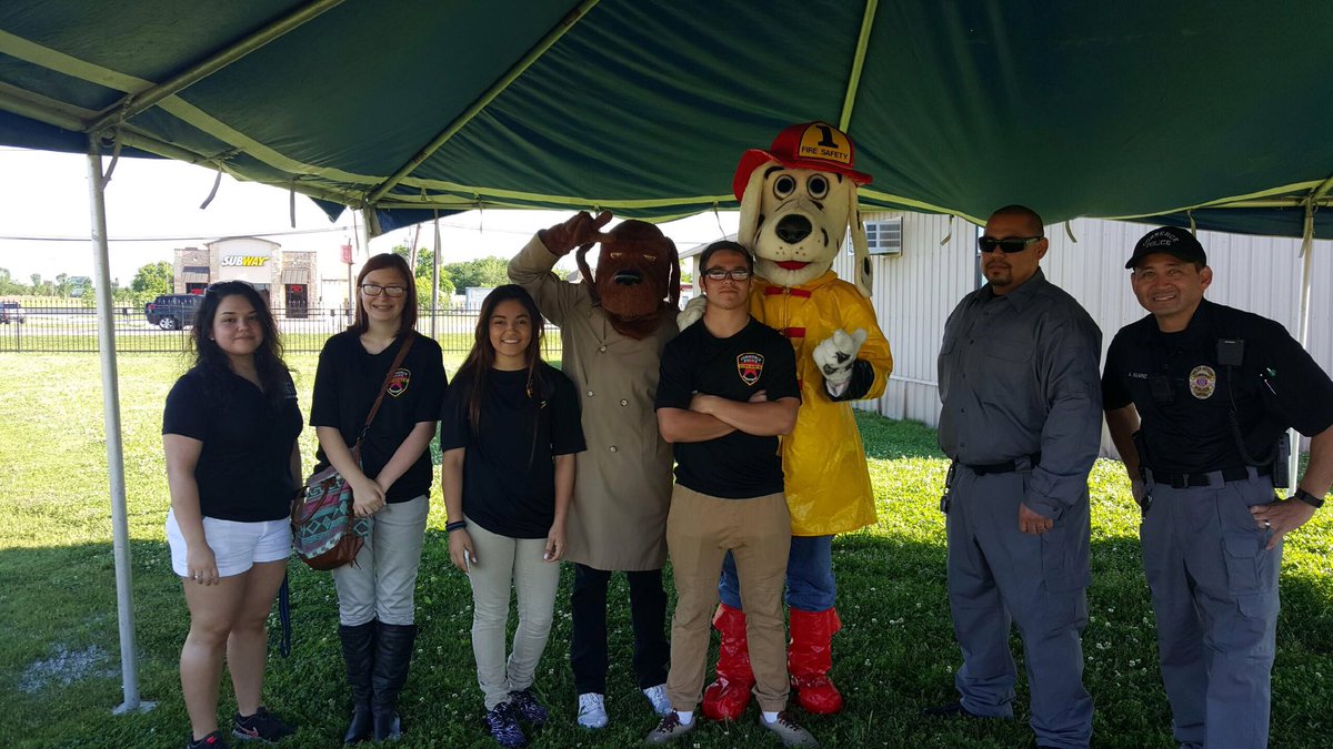 Explorers1103's tweet image. Explorers helping out at Special Olympics. #cisdtigers