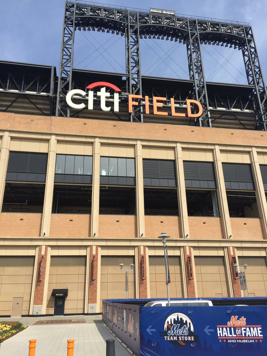 SGilbertR's tweet photo. Doing some business #NYMets #Sploops https://t.co/nAvndsHP4P