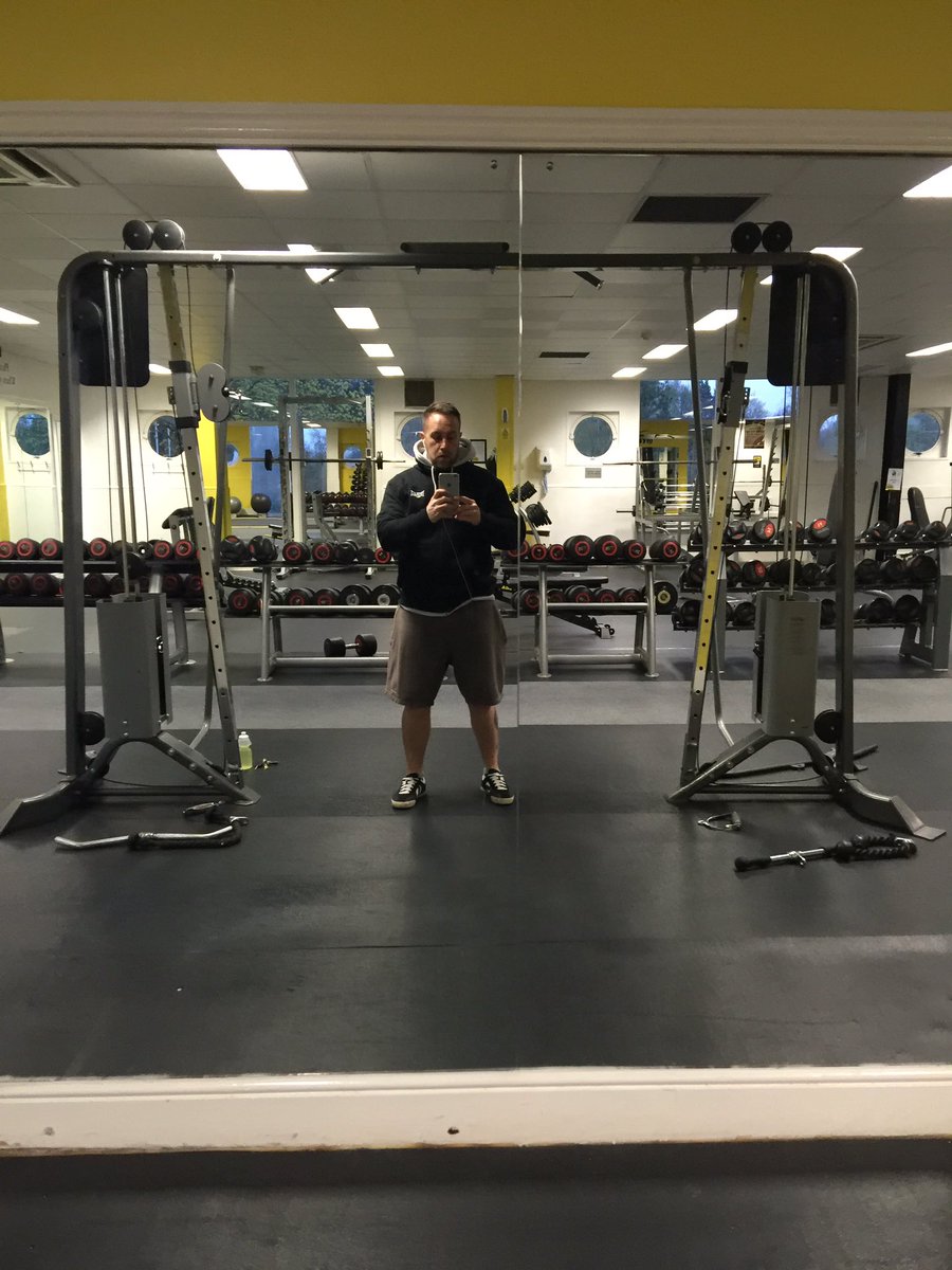 Ba17170031Craig's tweet image. #simplysweat @Simply_Gym first in #earlyrise
