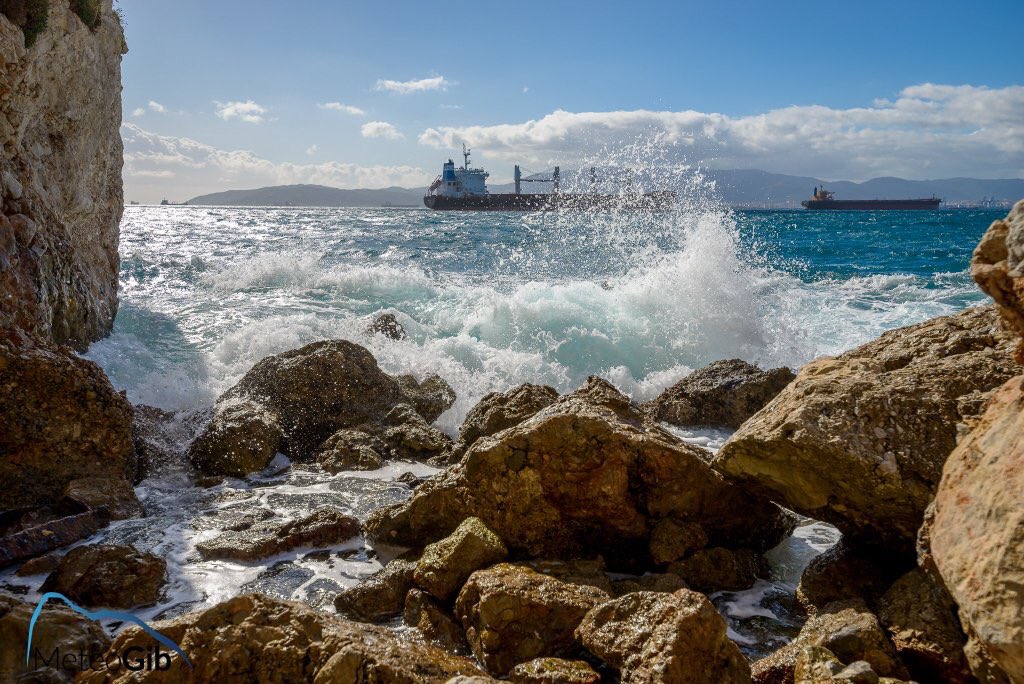 gibraltar_hour's tweet photo. The Rock of #Gibraltar is a truly stunning place. #BeautifulDestinations Images by @MeteoGib #PromoteGibraltar 🇬🇮 https://t.co/IoqFF9de2n