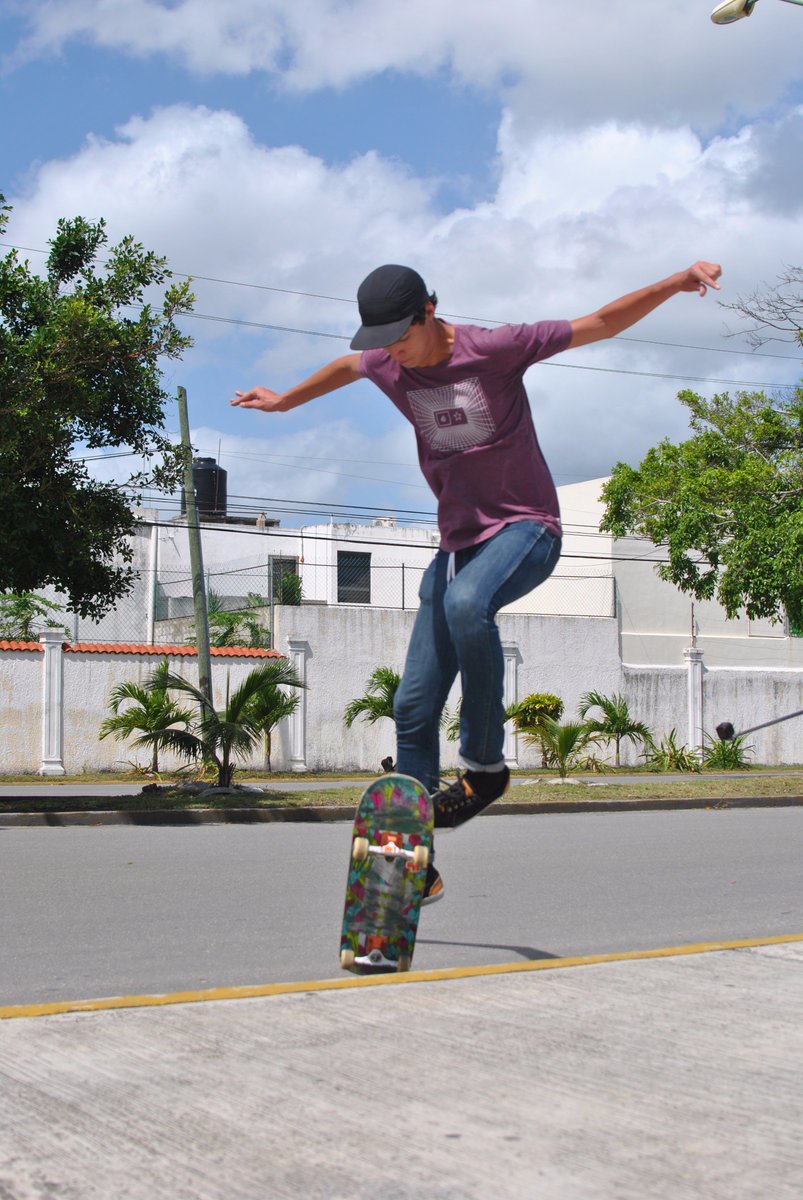 DopaminaCo's tweet photo. DopaminaCo Mau García. #DPMN #DopaminaCo #DopaminaMex #Cancun #BuenViernes #Skate https://t.co/PJlIrt1CRy