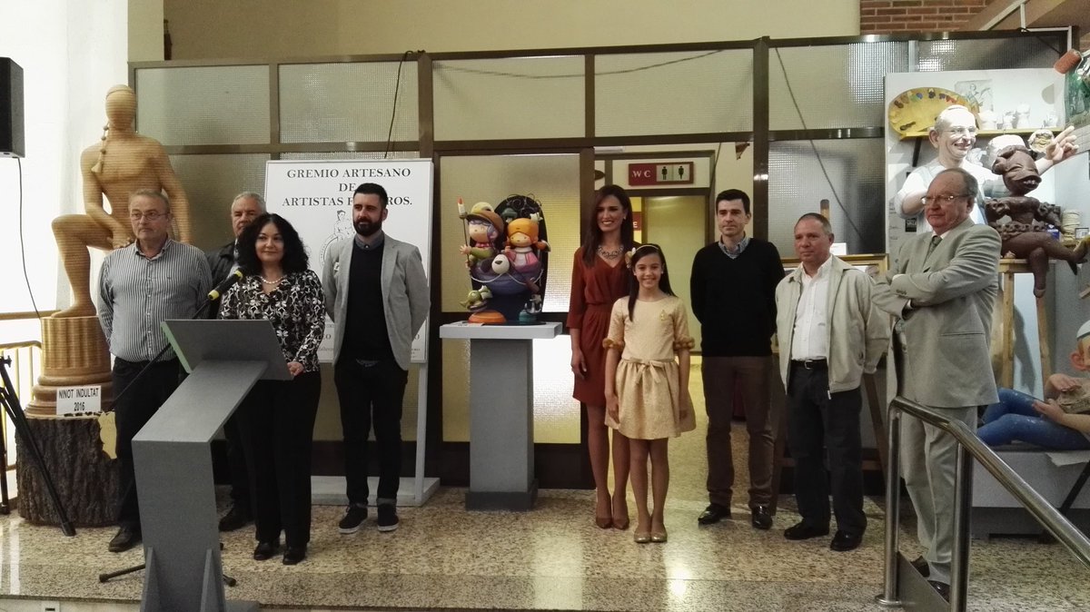 Lliurant-se els ninots indultats pel Gremi al Museu #falles #fallas #falles2016 #fallas2016