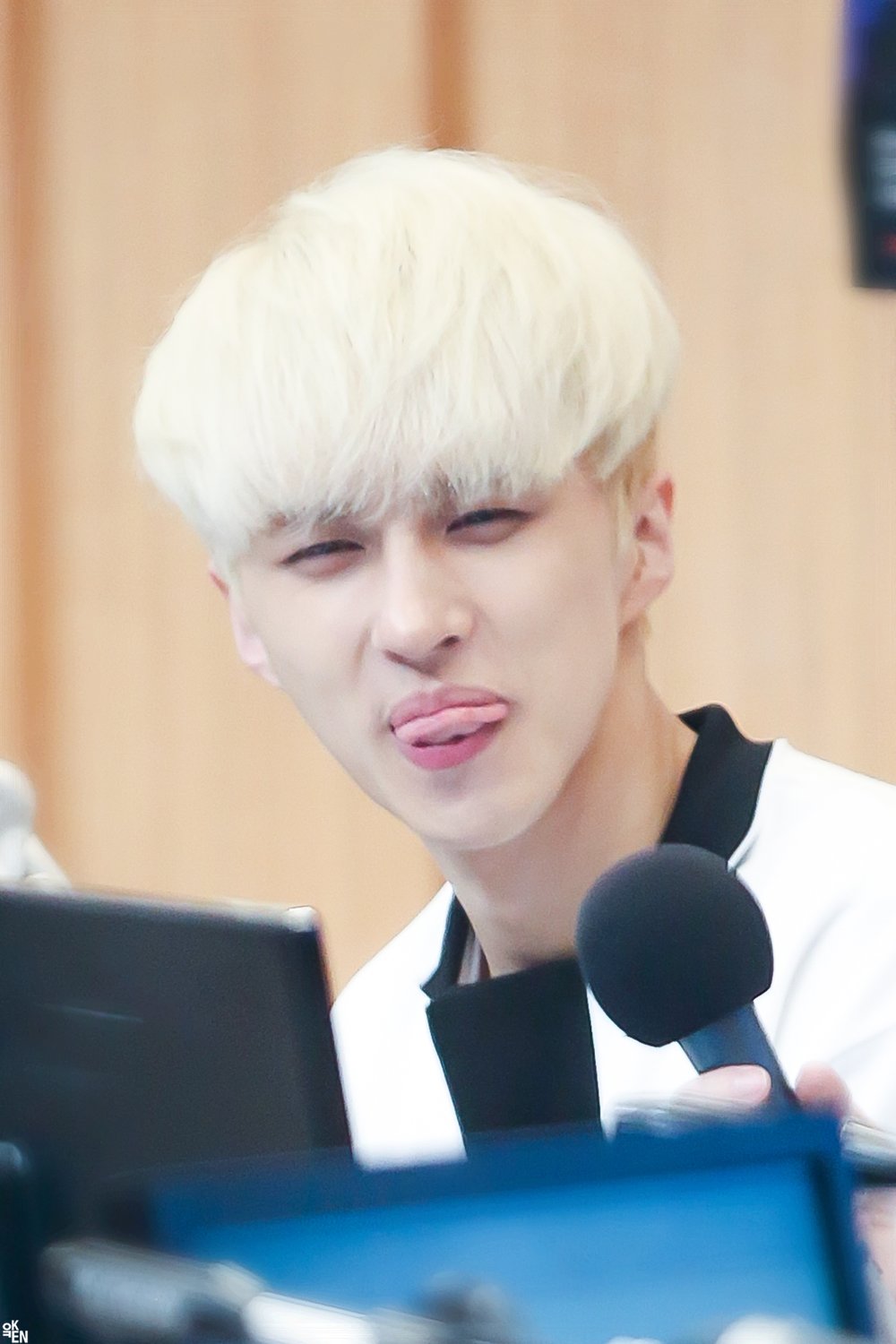 CgqPyh0UcAEHegU.jpg:large