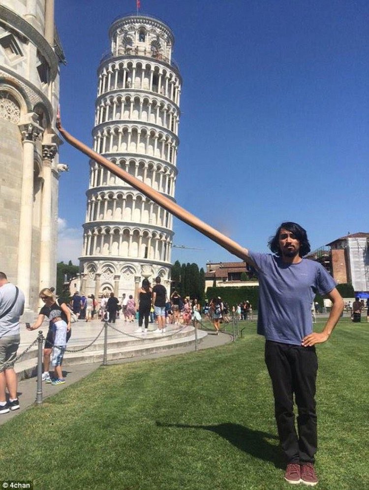 cuddlesandcoke's tweet image. when will people learn to stop asking the internet to fix their picture with photoshop