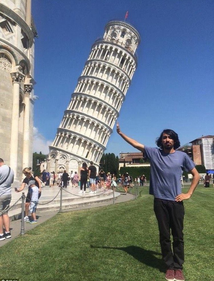 cuddlesandcoke's tweet image. when will people learn to stop asking the internet to fix their picture with photoshop