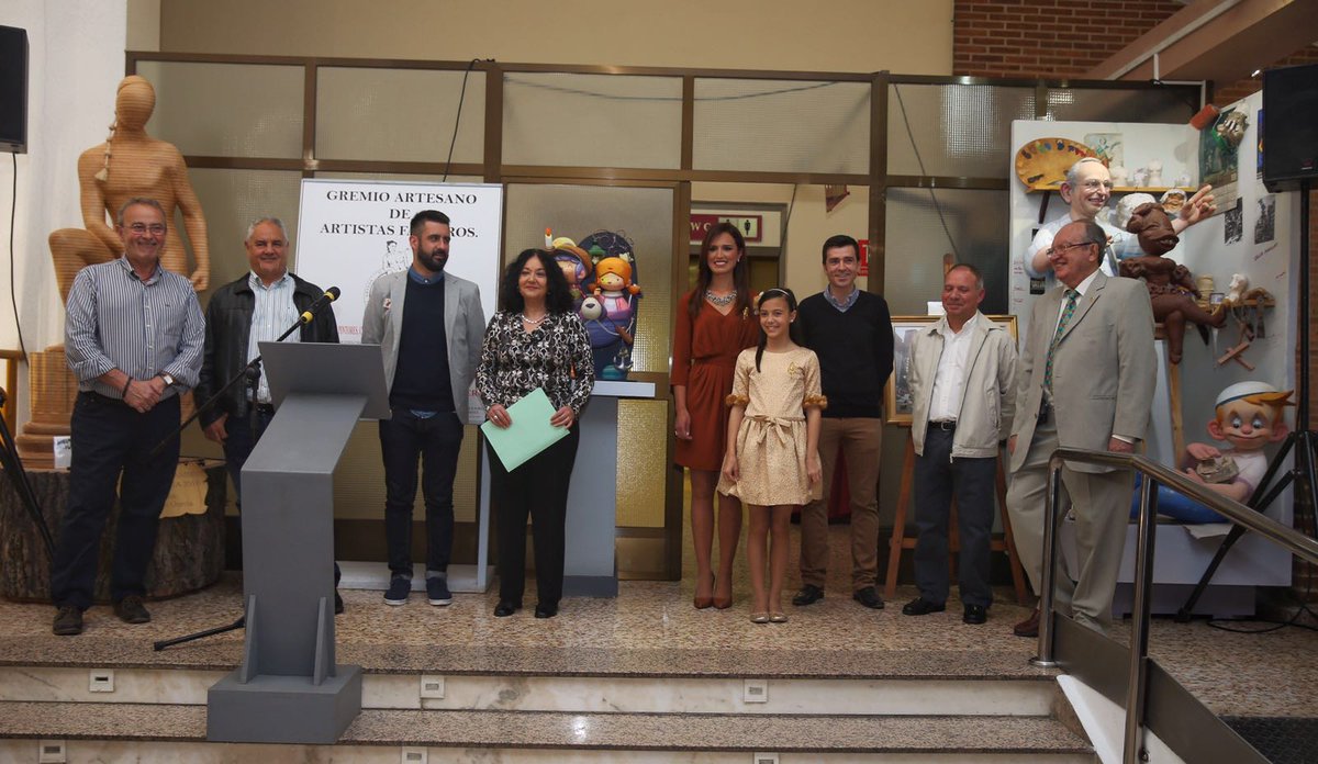 El Gremi d'Artistes Fallers rep els ninots de les #Falles2016 que entren a formar part del seu Museu!
#ExpoNinot16
