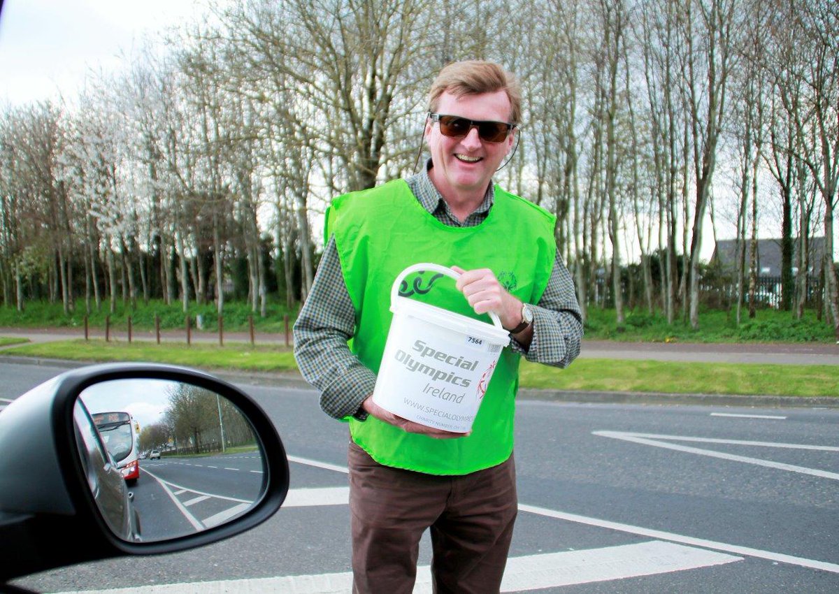 Dave_Griffin's tweet photo. Guess who I bumped into! Mr Limerick Special Olympics @RalphParkes #CollectionDay @SOIreland #blesstheweather https://t.co/Ds15t7OPIW