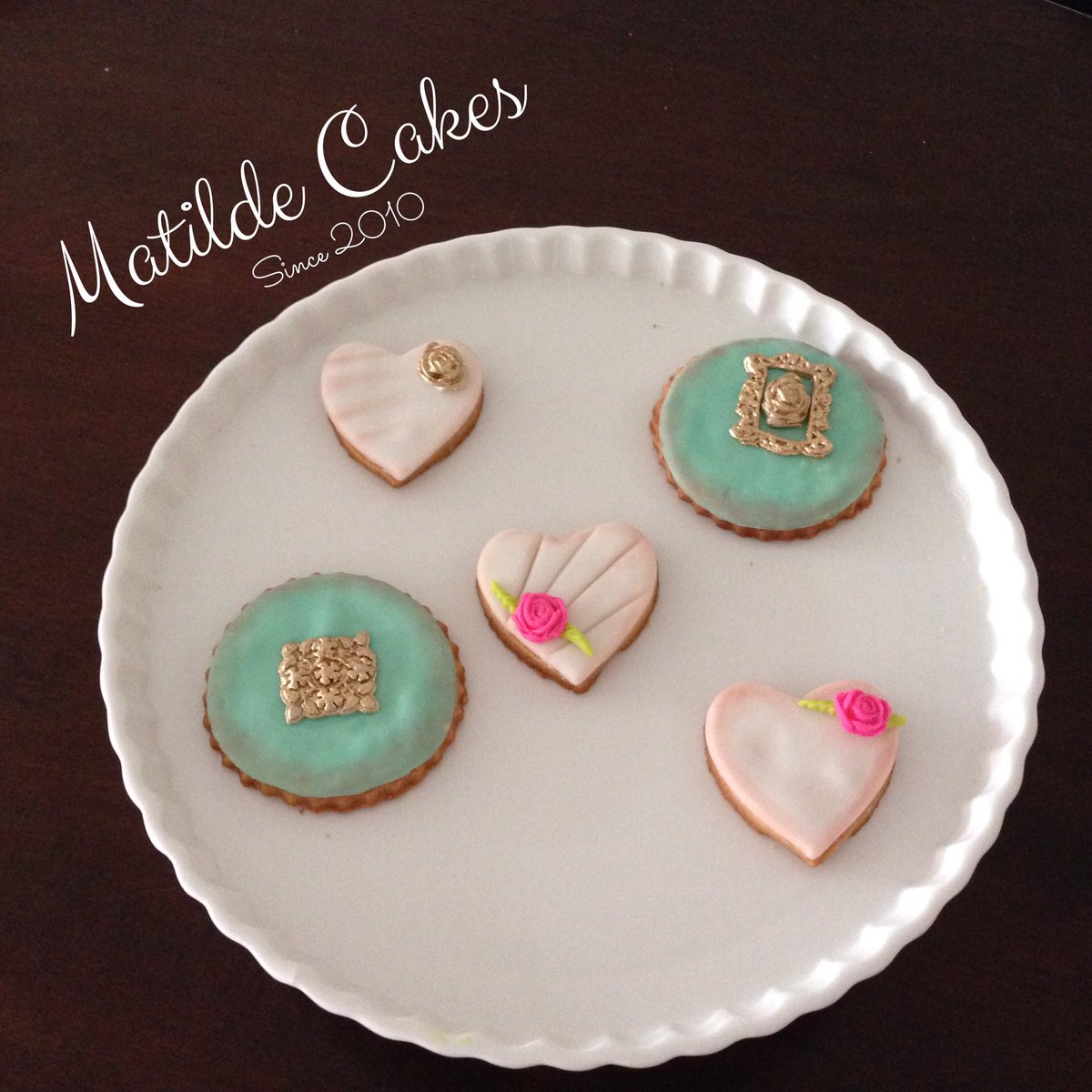 MatildeCakes's tweet photo. Galletas personalizadas con diseño vintage #cúcuta #vintage #vintagestyle #vintagecookies #galletas https://t.co/4h1t1mCMmz