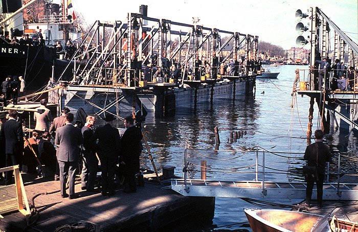 Den 24 april 1961 lyfts regalskeppet Vasa upp ur Saltsjön utanför Beckholmen i Stockholm.