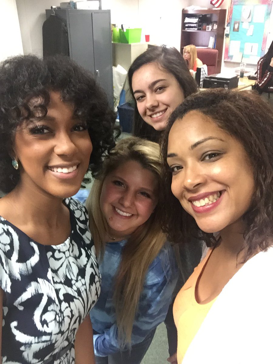 LCADECA's tweet photo. Thanks so much to @JasmineStylesTV for coming into LCA DECA class today!! Such an inspiration https://t.co/pVAPl8aqzX