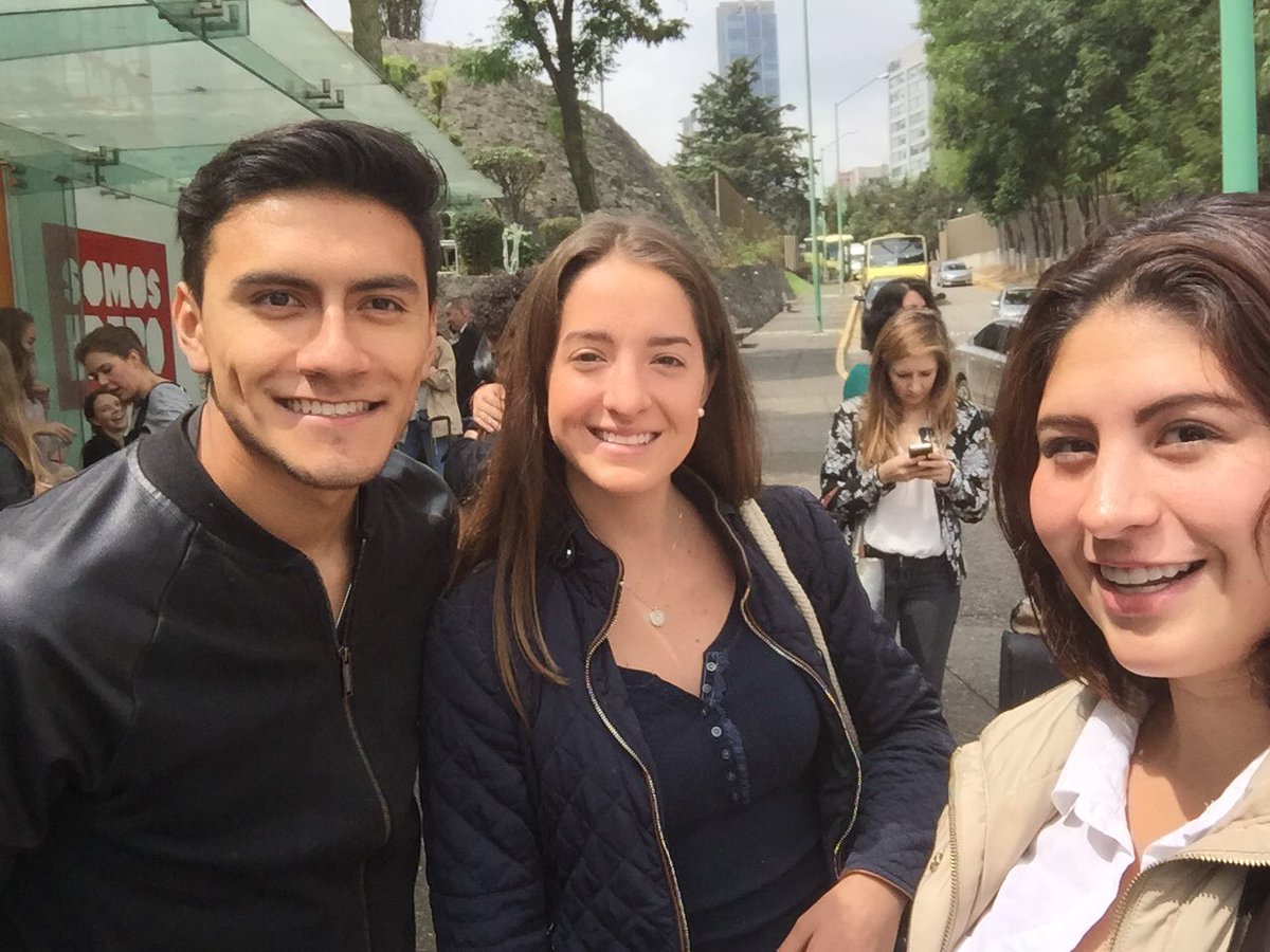 AhrarlSham_CPSQ's tweet photo. Milicias islámicas llegando a la CDMX, para partir rumbo a la cumbre en Querétaro. #nosomosterroristas https://t.co/L2M0H51apS