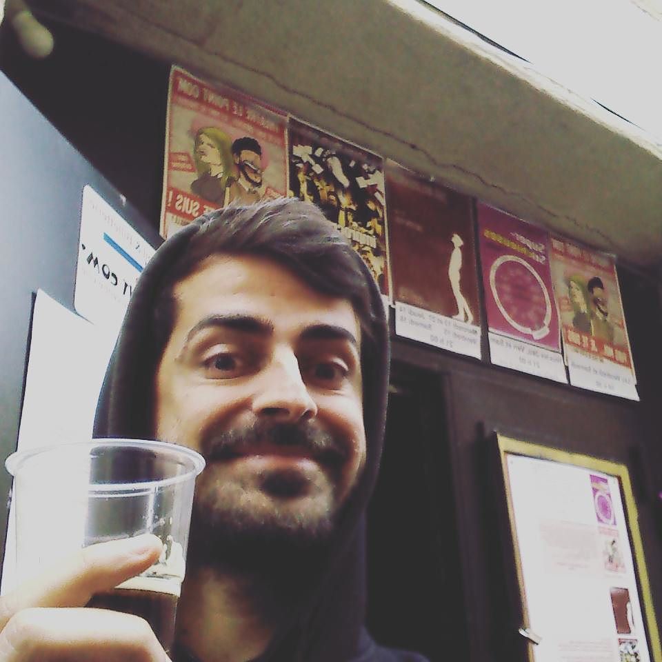 DrawerTv's tweet photo. Une petite binouze et on commence la première de la nouvelle pièce !
#zerotrack https://t.co/m3vFQ6VWCh