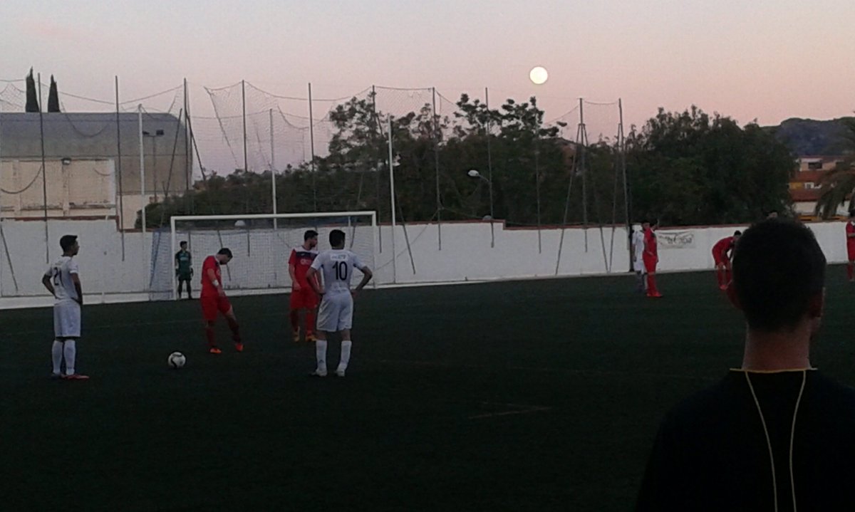 ÀUDIO. El Llosa rescata un punt; Canals i Canalense s'enfronten a rivals que miren promoció bit.ly/22TLuY7