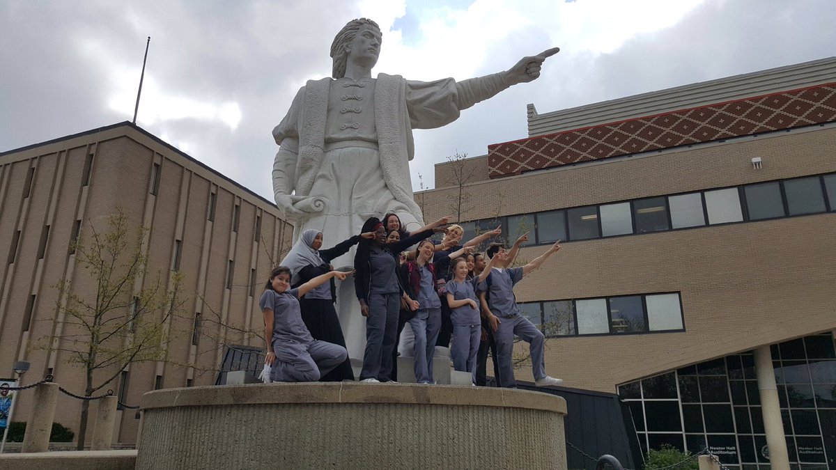 Pointing students to the right direction #CSCC Health career fair!