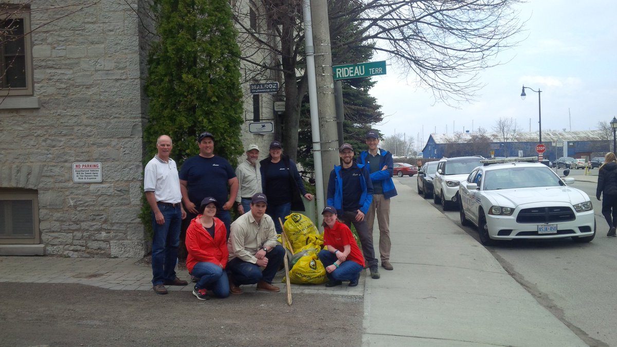 #EarthDay #PitchInKingston #PitchInYGK  The Malroz Kingston team after a neighbourhood clean-up.