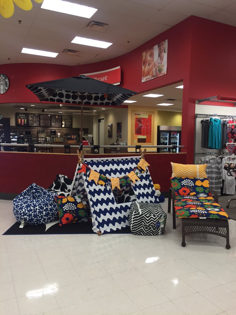 Being #BOLD to get our guests excited about #MARIMEKKO #TARGETVACAVILLE