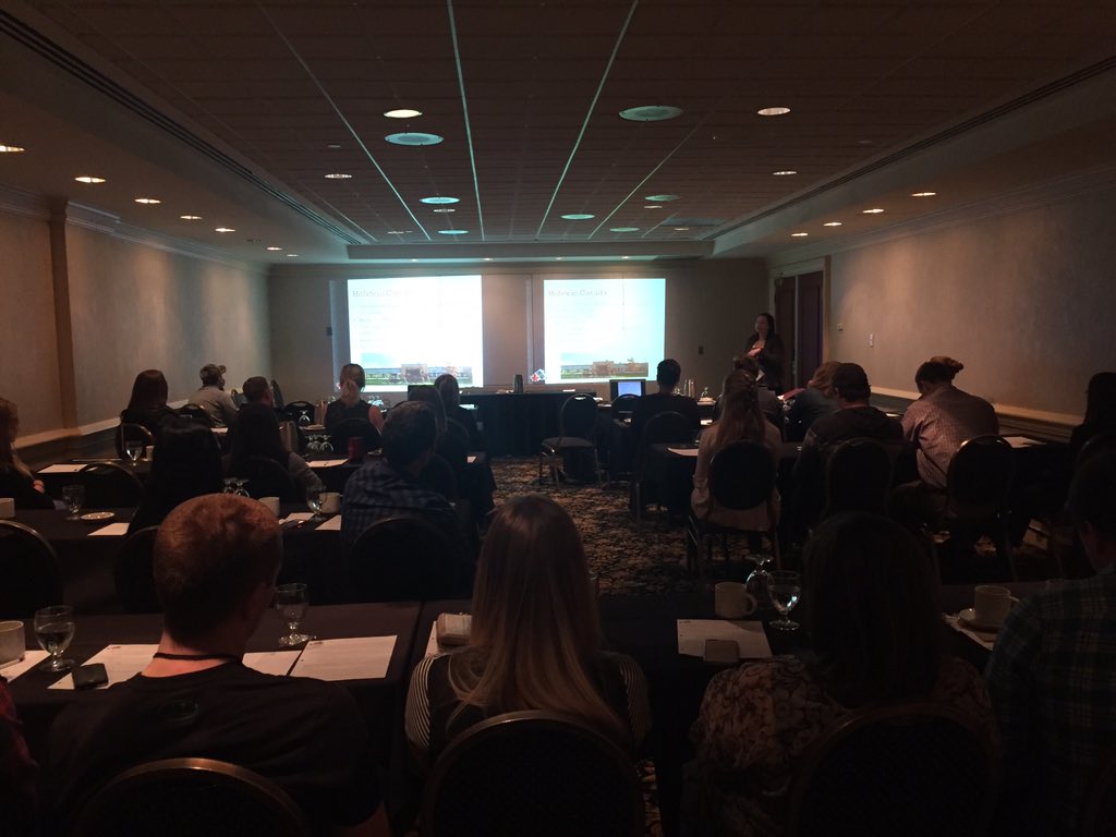 KellyVelthuis's tweet photo. @Jeanette_VdL donne une merveilleuse présentation des services d'@HolsteinCanada aux Jeunes Leaders. #justmajestic https://t.co/wjiRhysLzB