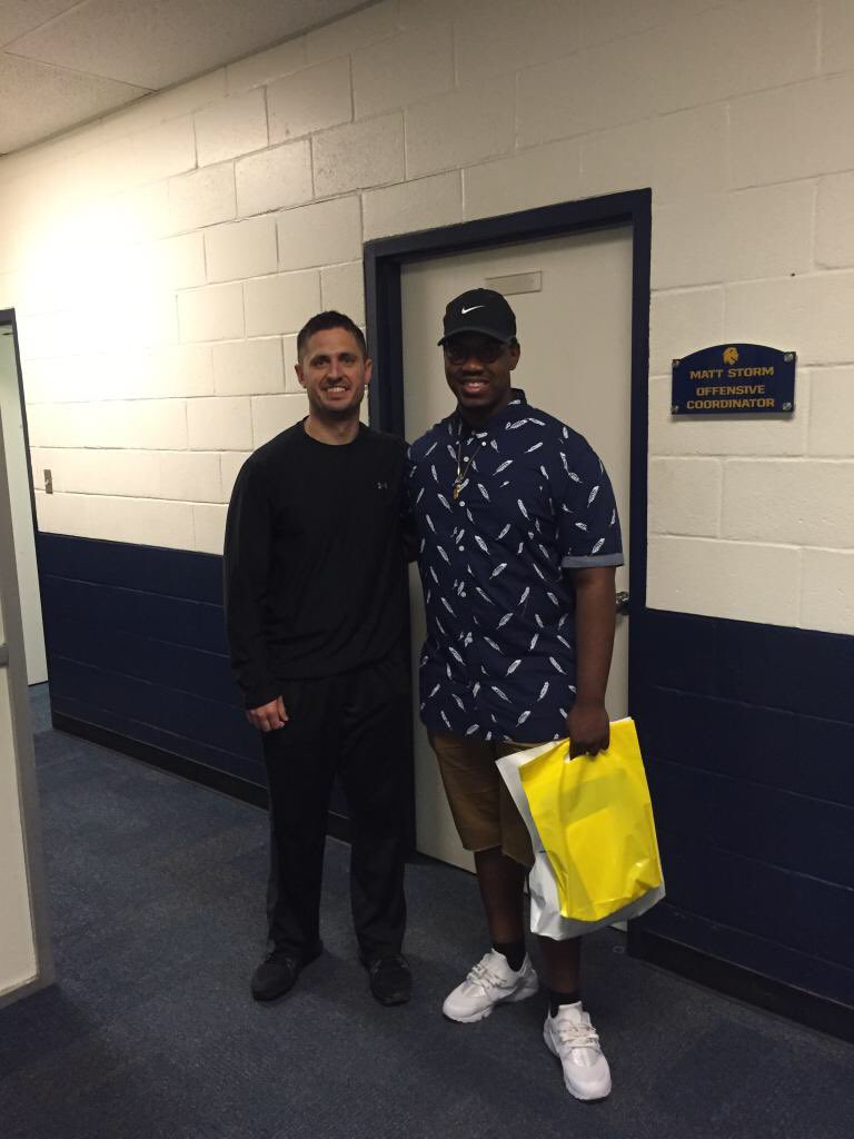 Avery_davis_jr's tweet photo. Had a great time visiting @tamuc and great talk with @M_L_Conrad #lionsU https://t.co/7JcFbh3V5U