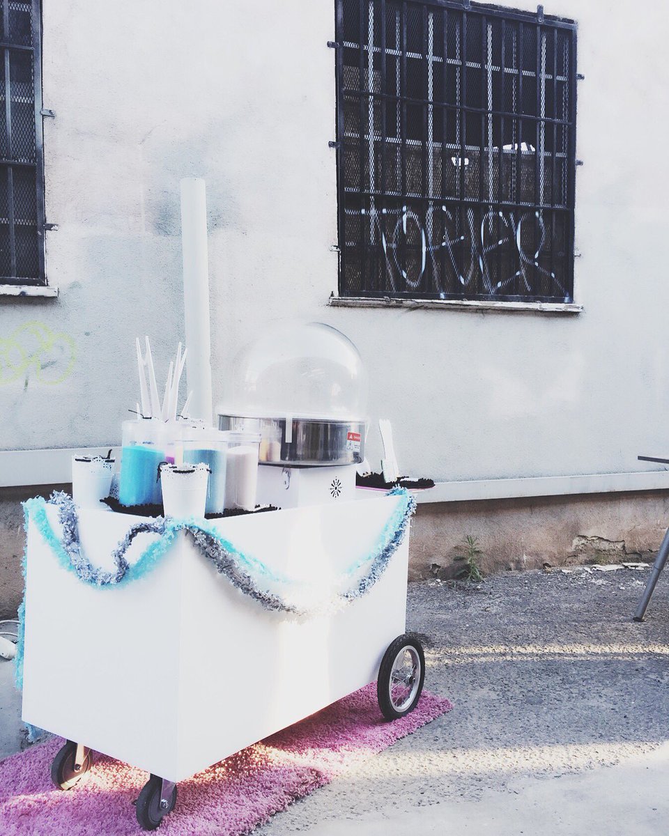 Love_Swirls's tweet image. ~ StreetCart 
Yesterday's gig @FixeStudio pop up 💗