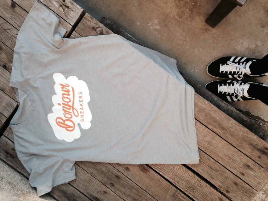 Bonjoursneakers's tweet photo. Il reste trés peu de t-shirts du #bonjoursneakers 😉 https://t.co/SVuZQWSxIh