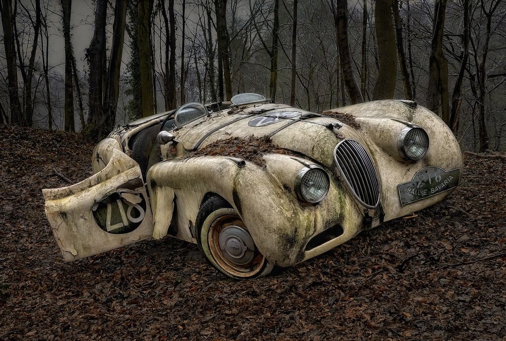 abandonedspaces's tweet image. How could this be abandoned...
#Jaguar XK120
