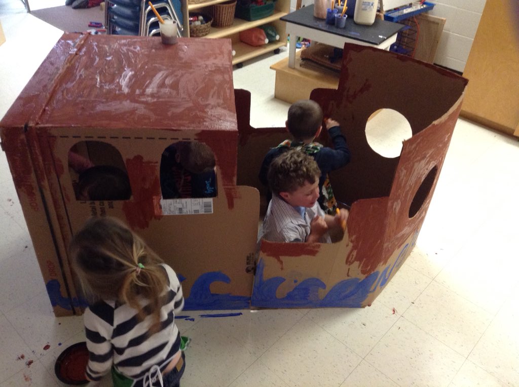 parkview_fdk_bb's tweet photo. Little pirates making a pirate ship!
#tldsbkteach #tldsblearns https://t.co/myK8Zvvcr3