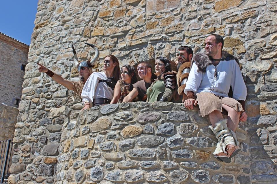 ¡Pasacalles a la vista! Nos vemos mañana por la malana, en Quinto de Ebro. #VikingFolk
