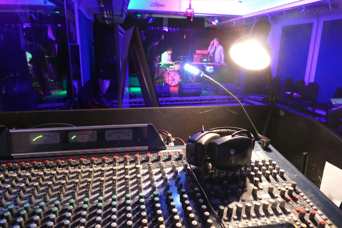 Getting ready for the big shows with Lorenza. Get your tickets fast!

lorenza-music.com