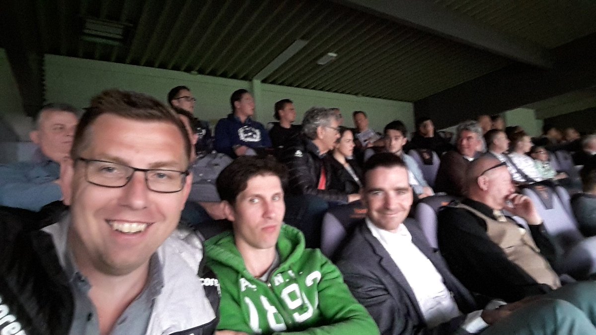 mksponsormatch's tweet image. Met Bob, Stefano, Marrit en Chiel bij @fcvolendam - Jong Ajax. Dank voor rondleiding en topplekken directie Volendam