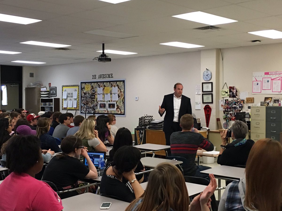 scottkristi4's tweet photo. Thank you #RepJasonSmith for speaking to our FHS Government classes. #Knights_FHS https://t.co/MMKN9tyi3v