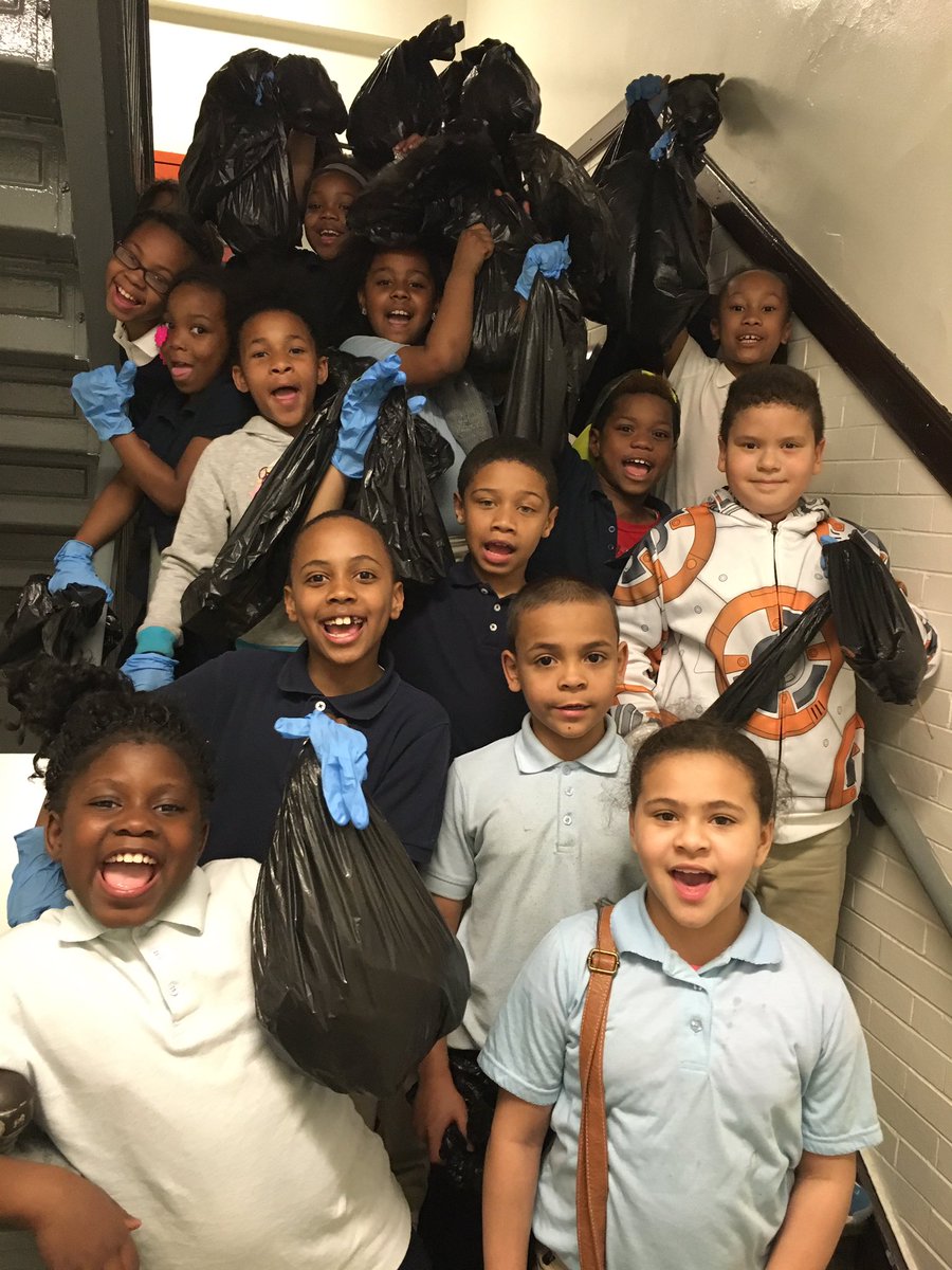Hatch_tigers's tweet photo. 2nd and 3rd grade celebrate #EarthDay2016 #gogreen @CamdenSchools https://t.co/kPs02LB8DN