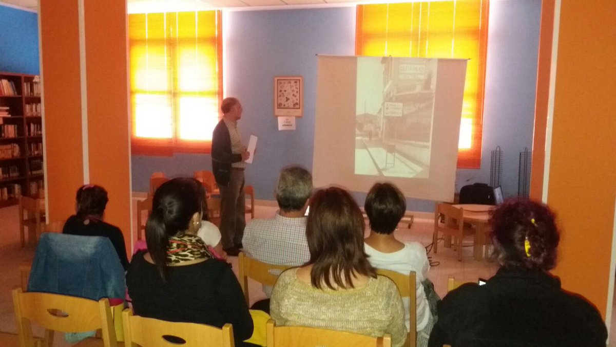 Paseo por la Biblioteca del 27. Charla coloquio en Periana, a cargo de Javier La Beira.